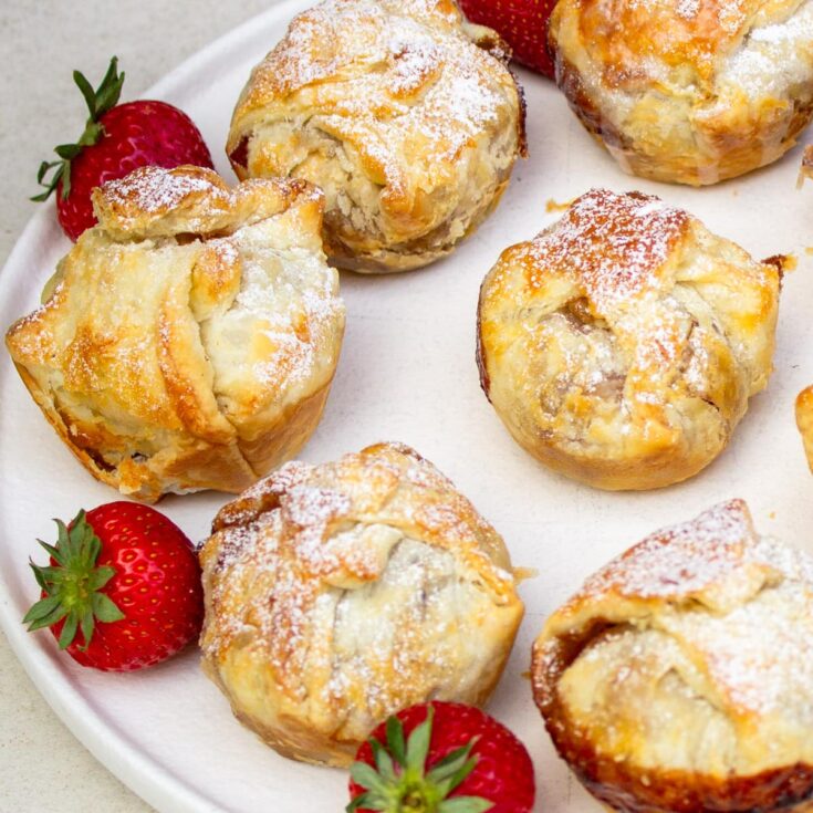Image for Mini Apple Pies With Puff Pastry (No Peeling)